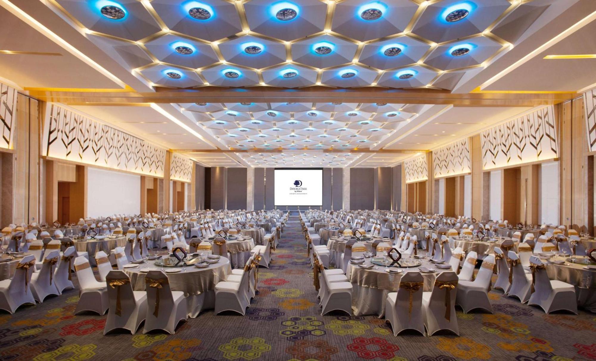 Doubletree By Hilton Jakarta Kemayoran Extérieur photo