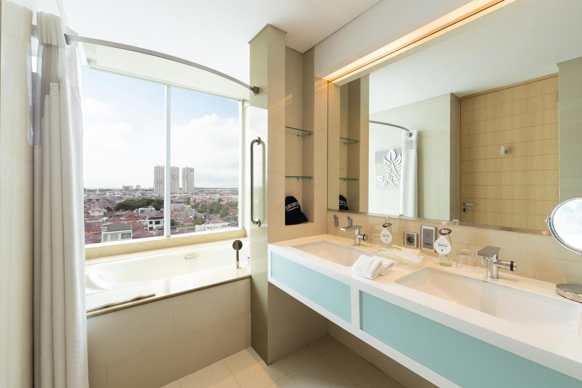 Doubletree By Hilton Jakarta Kemayoran Extérieur photo